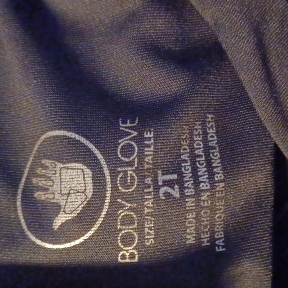 BODY GLOVE, GIRLS 2PC. OUTFIT, SIZE 2T. - Picture 9 of 9